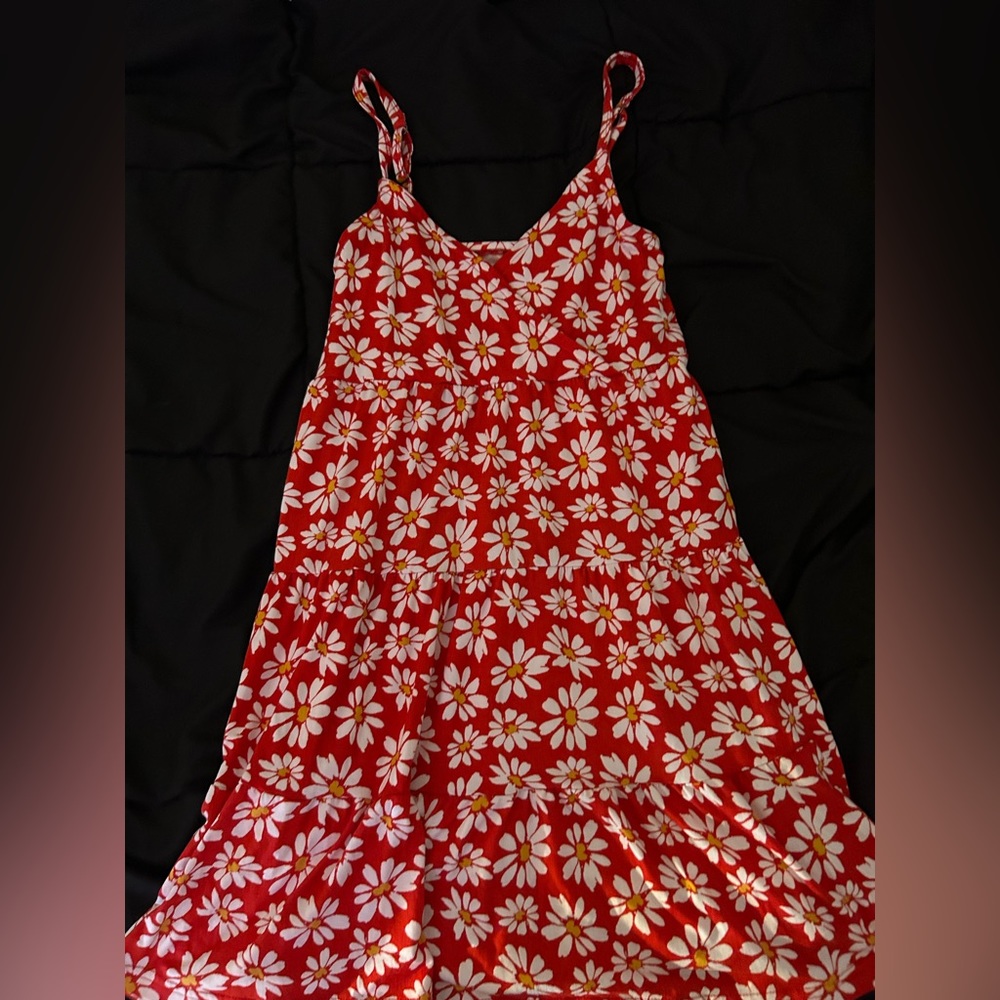 I am selling this spaghetti strap flower dress from Hollister!